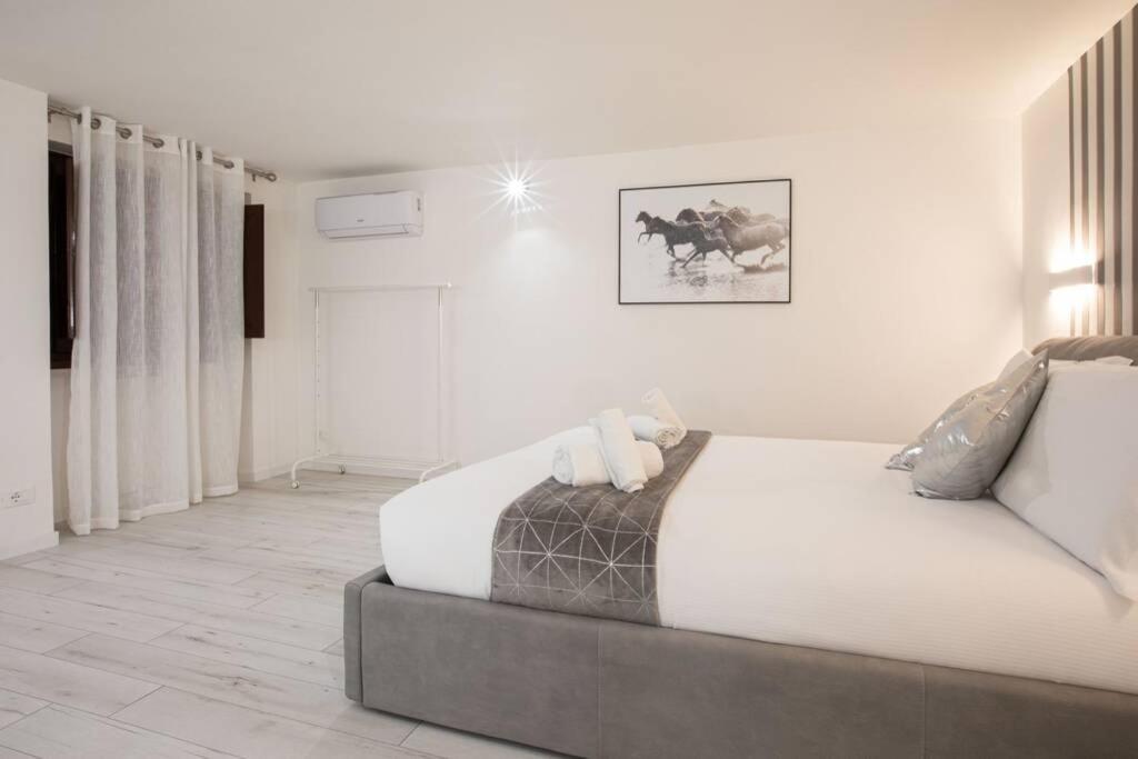 Unforgettable Split Level Jacuzzi Suite Navona - Top Collection روما المظهر الخارجي الصورة