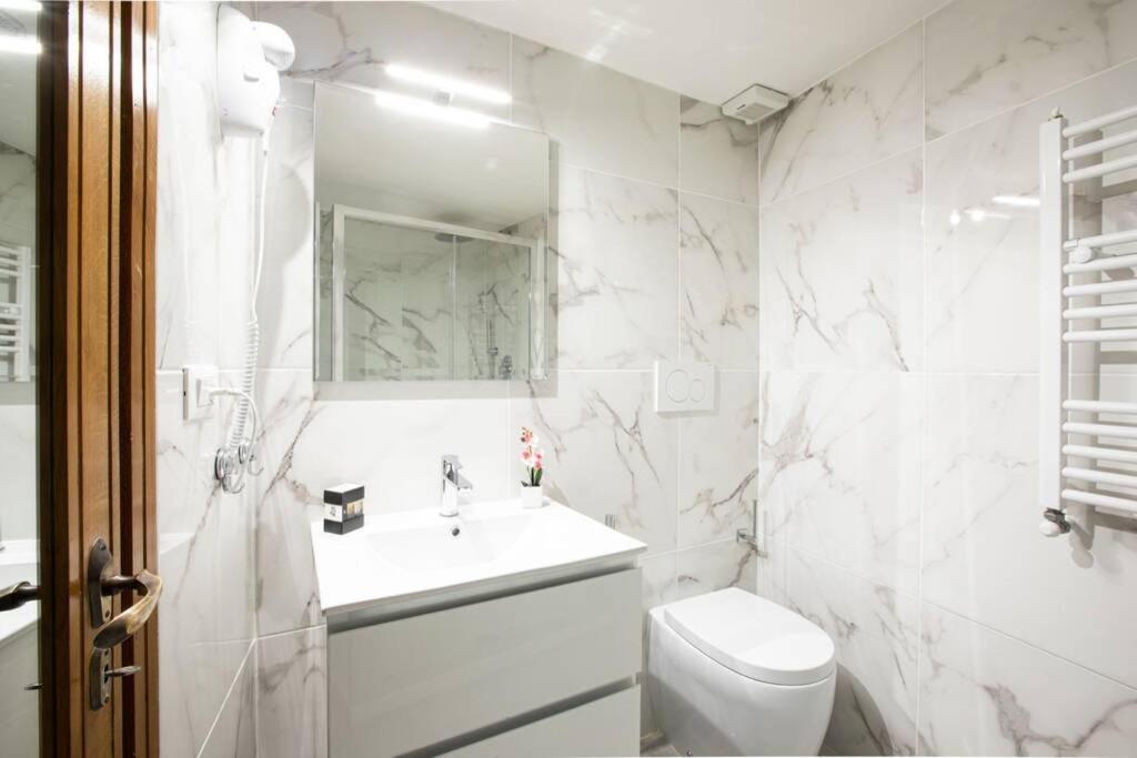Unforgettable Split Level Jacuzzi Suite Navona - Top Collection روما المظهر الخارجي الصورة