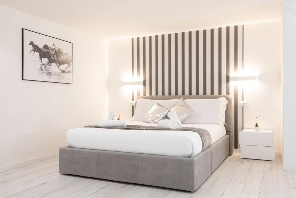Unforgettable Split Level Jacuzzi Suite Navona - Top Collection روما المظهر الخارجي الصورة