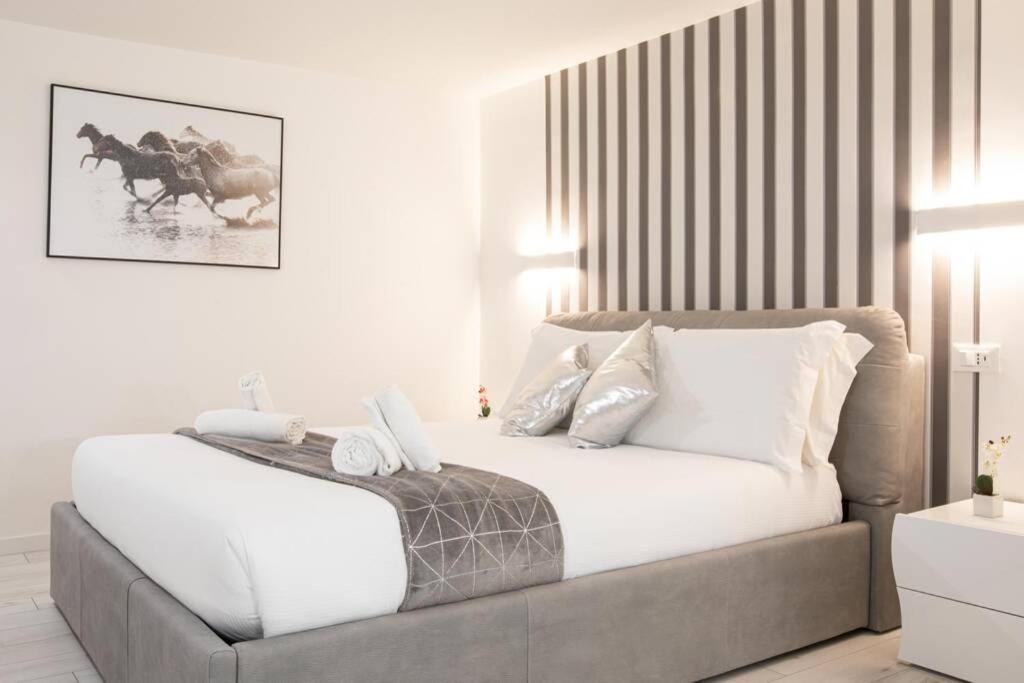 Unforgettable Split Level Jacuzzi Suite Navona - Top Collection روما المظهر الخارجي الصورة