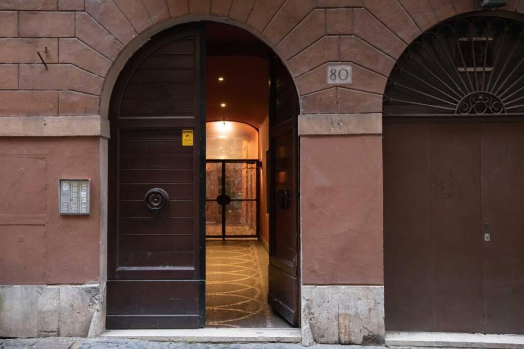 Unforgettable Split Level Jacuzzi Suite Navona - Top Collection روما المظهر الخارجي الصورة