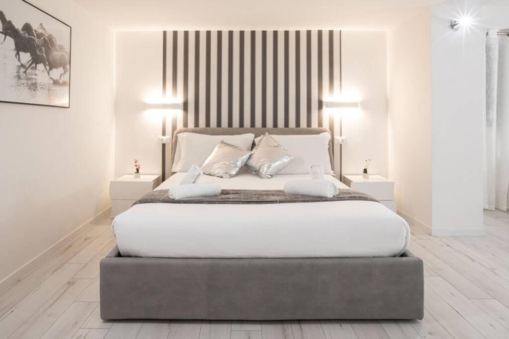 Unforgettable Split Level Jacuzzi Suite Navona - Top Collection روما المظهر الخارجي الصورة